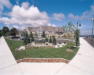 סטורג'און ביי Bridgeport Waterfront Resort מראה חיצוני תמונה