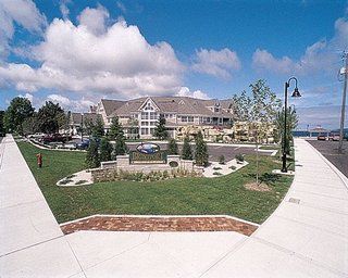 סטורג'און ביי Bridgeport Waterfront Resort מראה חיצוני תמונה